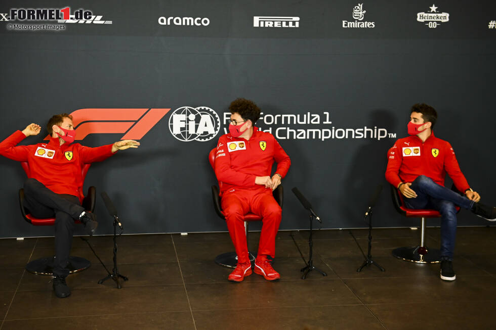Foto zur News: Sebastian Vettel (Ferrari), Mattia Binotto und Charles Leclerc (Ferrari)