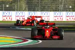 Foto zur News: Sebastian Vettel (Ferrari) und Charles Leclerc (Ferrari)