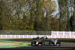 Foto zur News: Romain Grosjean (Haas) und Lance Stroll (Racing Point)