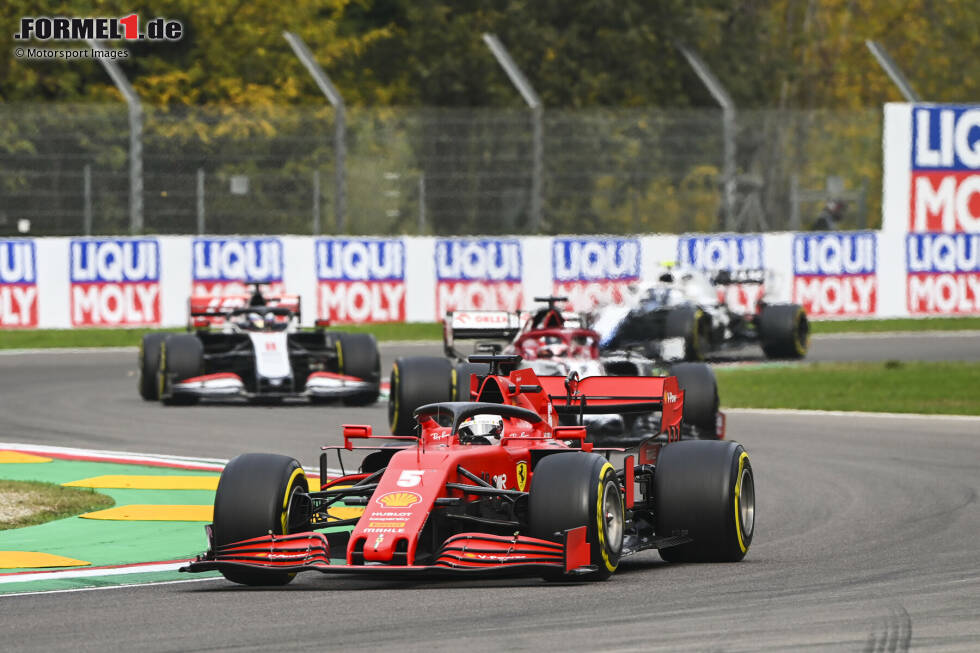 Foto zur News: Sebastian Vettel (Ferrari), Kimi Räikkönen (Alfa Romeo) und Romain Grosjean (Haas)