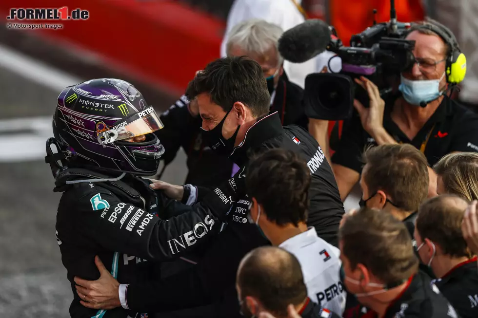 Foto zur News: Lewis Hamilton (Mercedes) und Toto Wolff