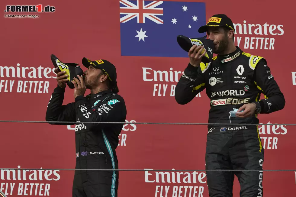 Foto zur News: Lewis Hamilton (Mercedes) und Daniel Ricciardo (Renault)