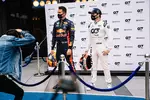 Foto zur News: Pierre Gasly (AlphaTauri) und Alexander Albon (Red Bull)