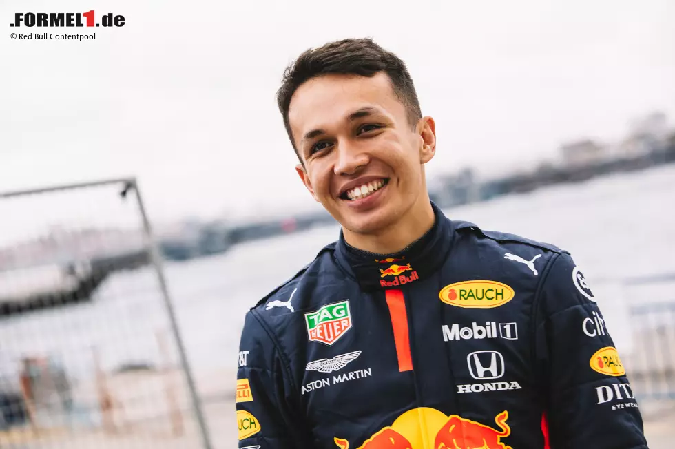 Foto zur News: Alexander Albon (Red Bull)