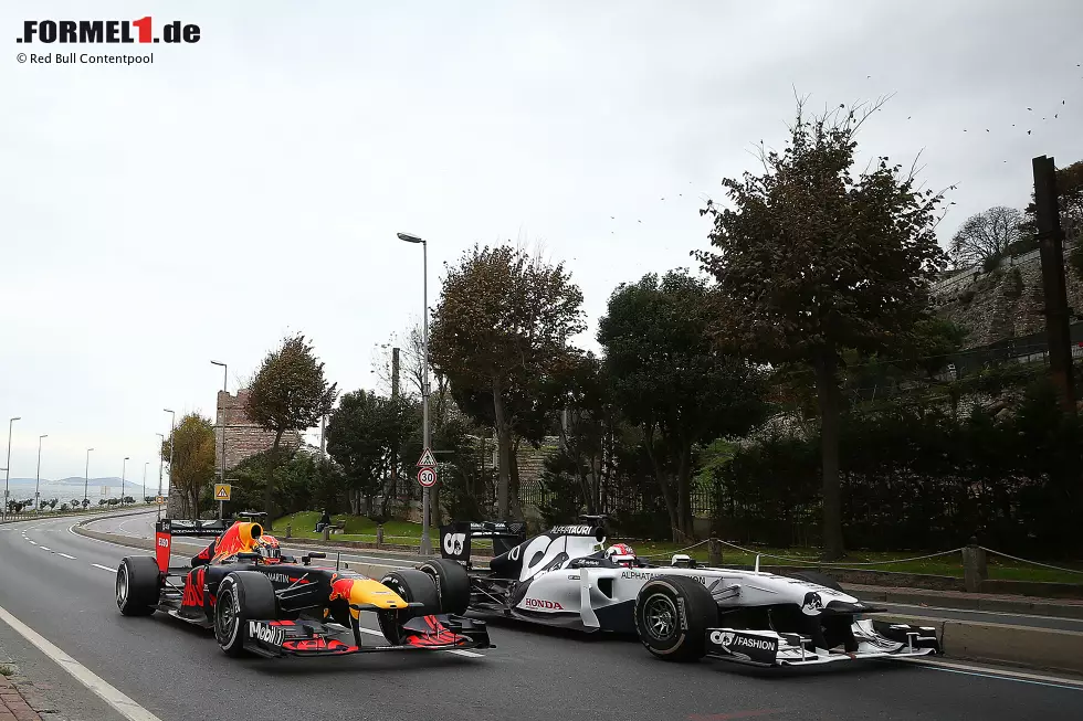 Foto zur News: Pierre Gasly (AlphaTauri) und Alexander Albon (Red Bull)