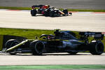 Foto zur News: Esteban Ocon (Renault) und Alexander Albon (Red Bull)