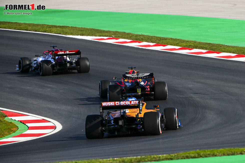 Foto zur News: Kimi Räikkönen (Alfa Romeo), Max Verstappen (Red Bull) und Carlos Sainz (McLaren)
