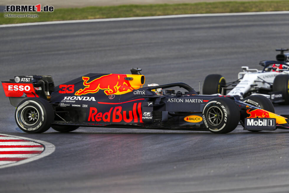 Foto zur News: Max Verstappen (Red Bull) und Daniil Kwjat (AlphaTauri)