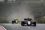 Foto zur News: Pierre Gasly (AlphaTauri) und Esteban Ocon (Renault)