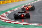 Foto zur News: Lando Norris (McLaren) und Valtteri Bottas (Mercedes)