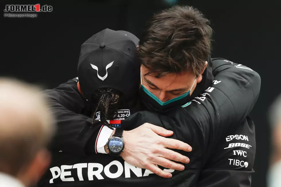 Foto zur News: Lewis Hamilton (Mercedes) und Toto Wolff