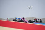 Foto zur News: Sergio Perez (Racing Point) und Robert Kubica