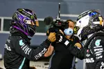 Foto zur News: Lewis Hamilton (Mercedes) und Valtteri Bottas (Mercedes)