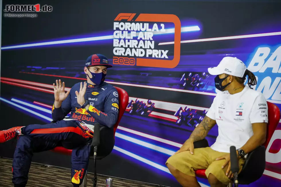 Foto zur News: Max Verstappen (Red Bull) und Lewis Hamilton (Mercedes)