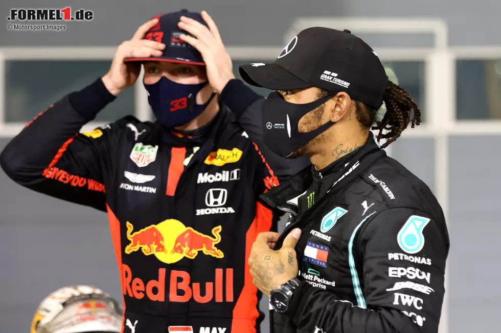 Foto zur News: Max Verstappen (Red Bull) und Lewis Hamilton (Mercedes)