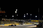 Foto zur News: Kevin Magnussen (Haas) und Esteban Ocon (Renault)