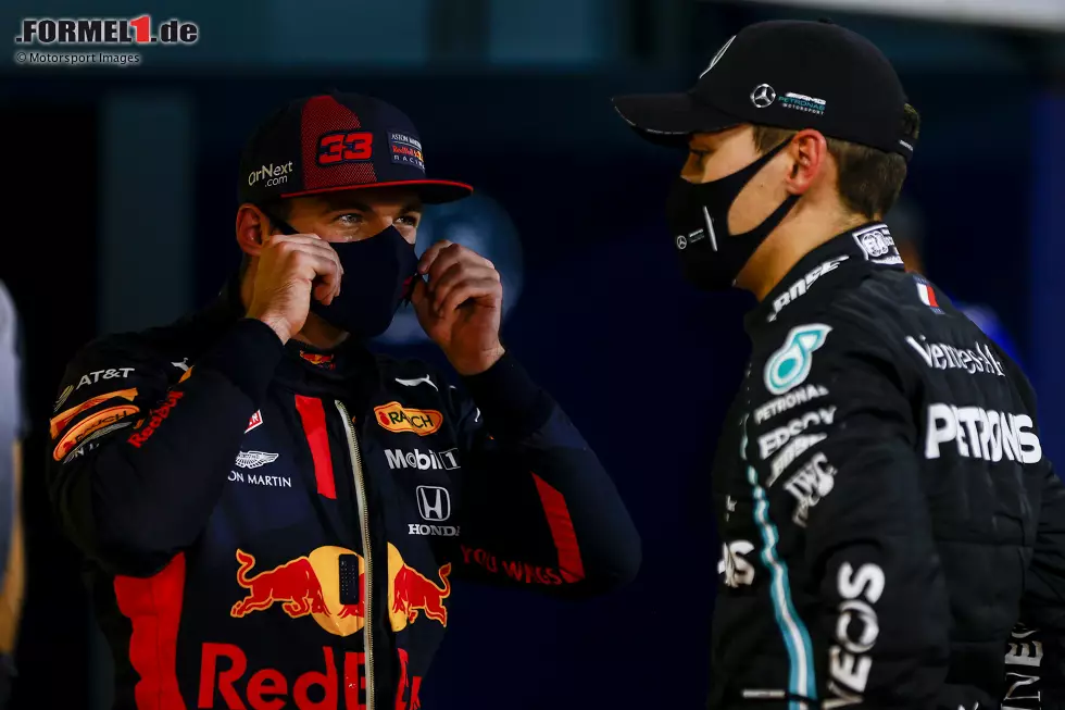 Foto zur News: Max Verstappen (Red Bull) und George Russell (Mercedes)