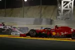 Foto zur News: Charles Leclerc (Ferrari) und Sergio Perez (Racing Point)