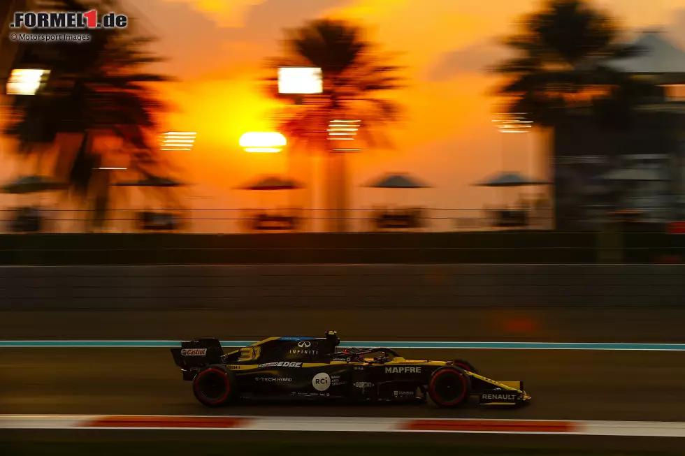 Foto zur News: Esteban Ocon (Renault)