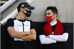 Foto zur News: George Russell (Williams) und Charles Leclerc (Ferrari)