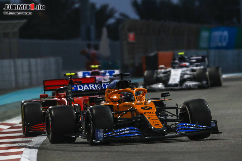 Foto zur News: Carlos Sainz (McLaren) und Charles Leclerc (Ferrari)