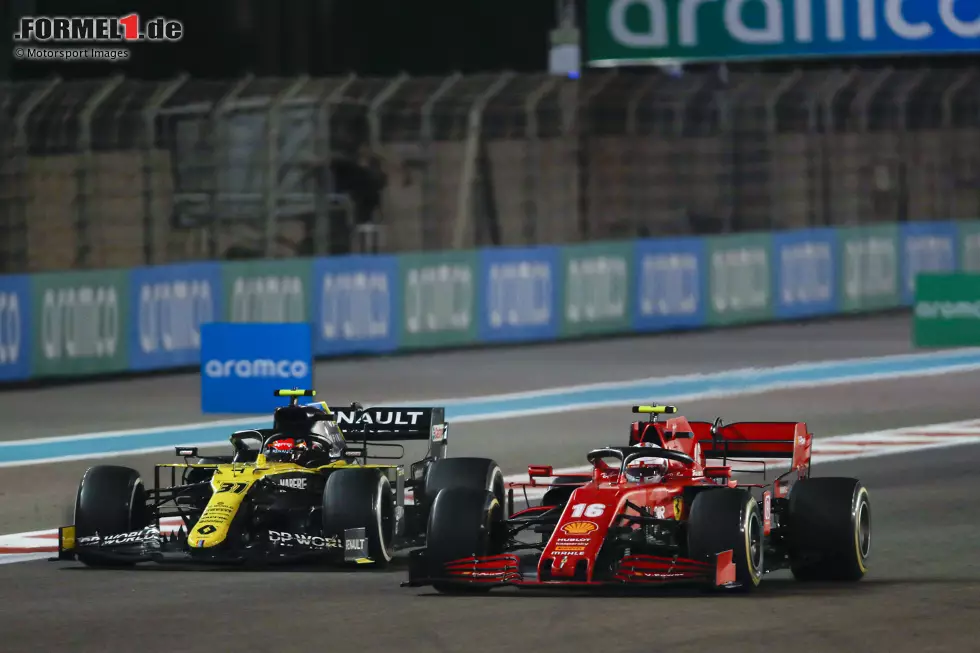 Foto zur News: Charles Leclerc (Ferrari) und Esteban Ocon (Renault)