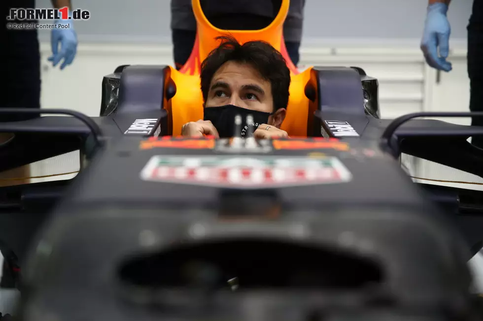 Foto zur News: Sergio Perez (Red Bull)