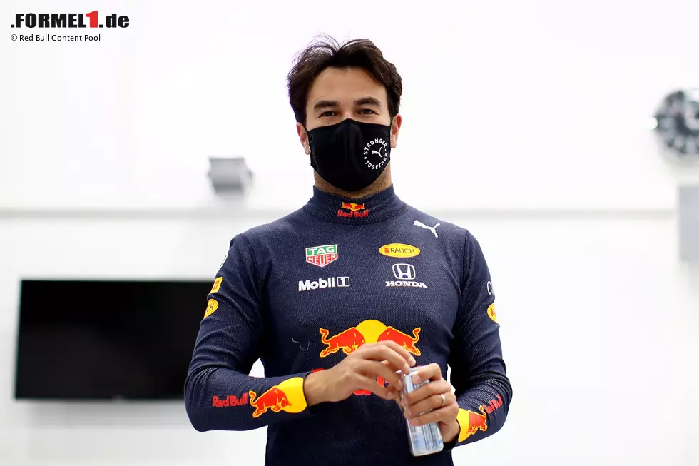 Foto zur News: Sergio Perez (Red Bull)