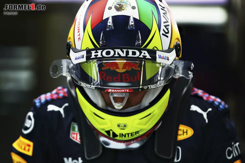 Foto zur News: Sergio Perez (Red Bull)