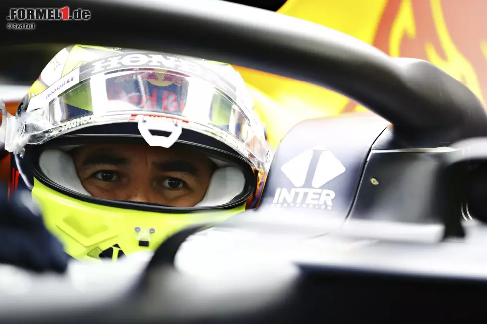 Foto zur News: Sergio Perez (Red Bull)