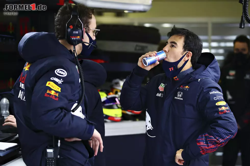 Foto zur News: Sergio Perez (Red Bull)