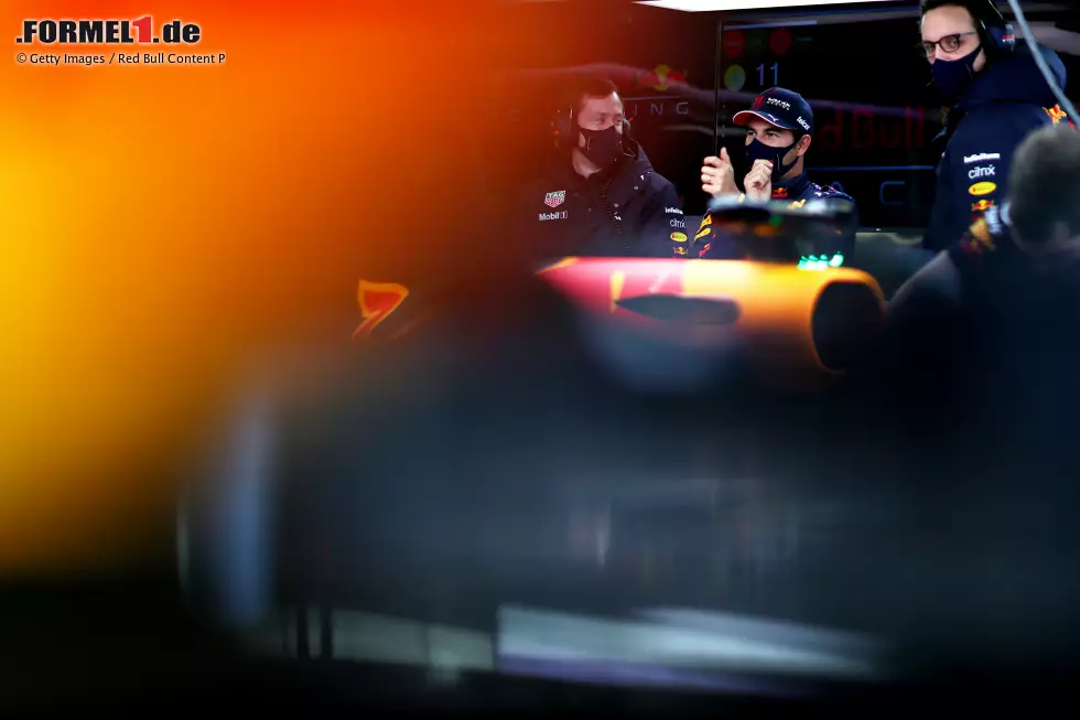 Foto zur News: Sergio Perez (Red Bull)