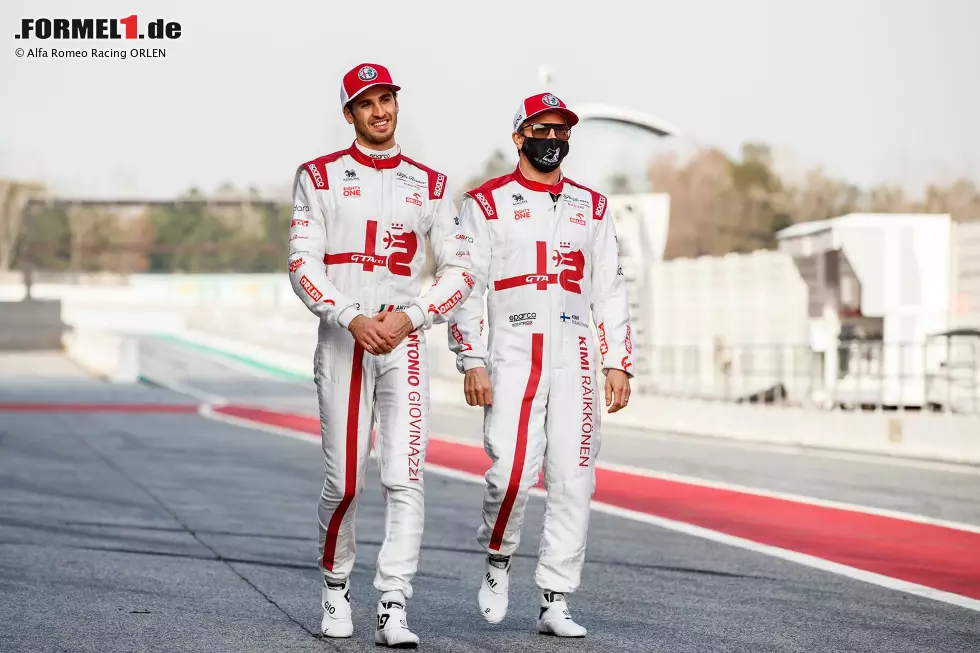 Foto zur News: Kimi Räikkönen und Antonio Giovinazzi (Alfa Romeo)