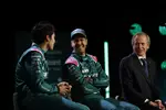 Foto zur News: Lance Stroll (Aston Martin) und Sebastian Vettel (Aston Martin)