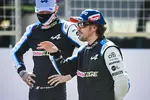 Foto zur News: Esteban Ocon (Alpine) und Fernando Alonso (Alpine)