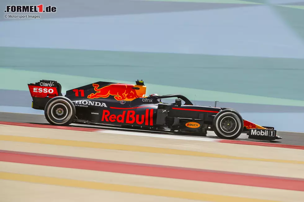 Foto zur News: Sergio Perez (Red Bull)