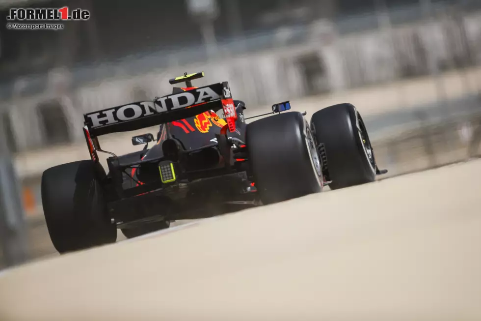 Foto zur News: Sergio Perez (Red Bull)