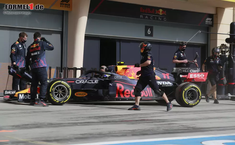 Foto zur News: Sergio Perez (Red Bull)