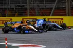 Foto zur News: Daniel Ricciardo (McLaren) und Fernando Alonso (Alpine)