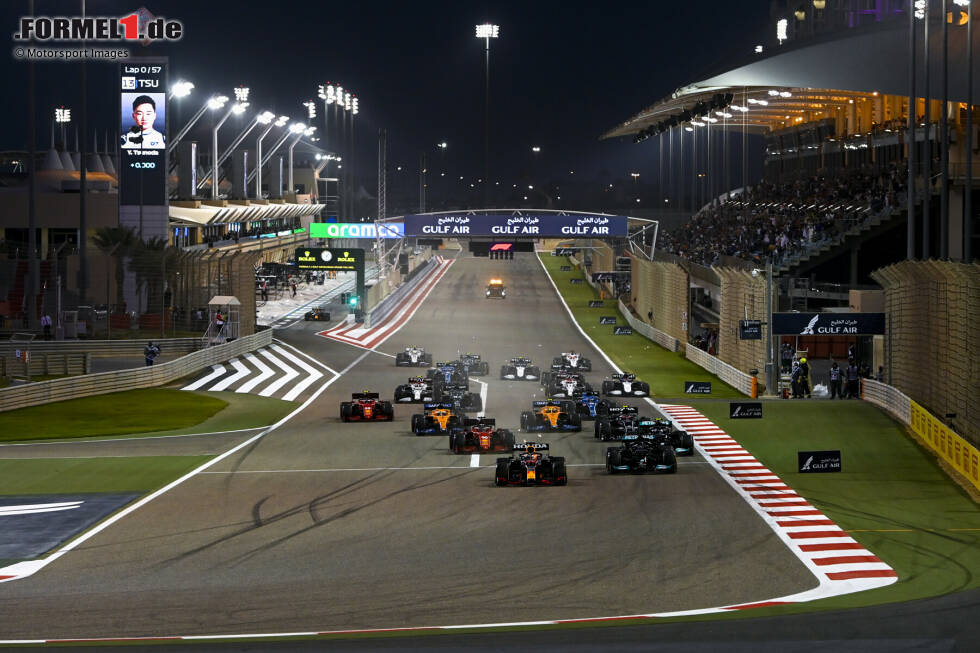 Foto zur News: Max Verstappen (Red Bull), Lewis Hamilton (Mercedes), Valtteri Bottas (Mercedes) und Charles Leclerc (Ferrari)