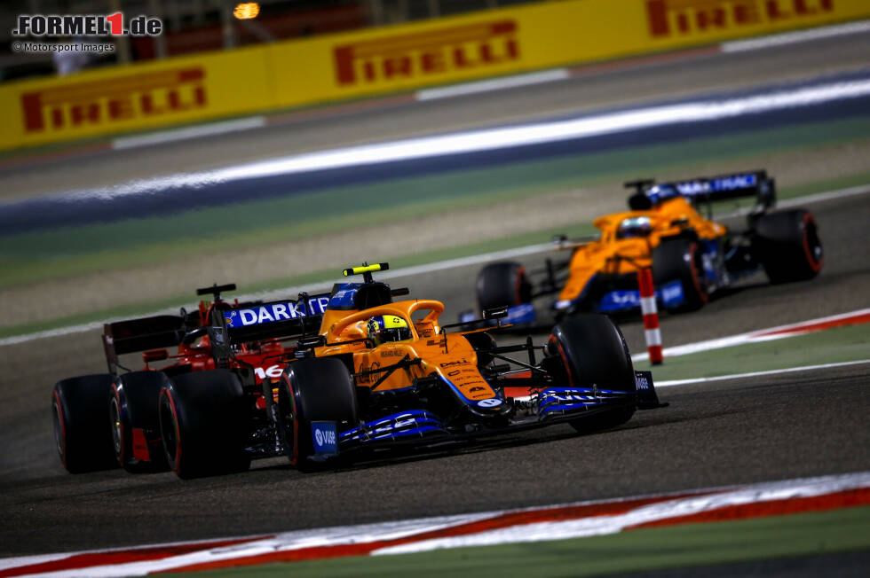 Foto zur News: Lando Norris (McLaren), Charles Leclerc (Ferrari) und Daniel Ricciardo (McLaren)