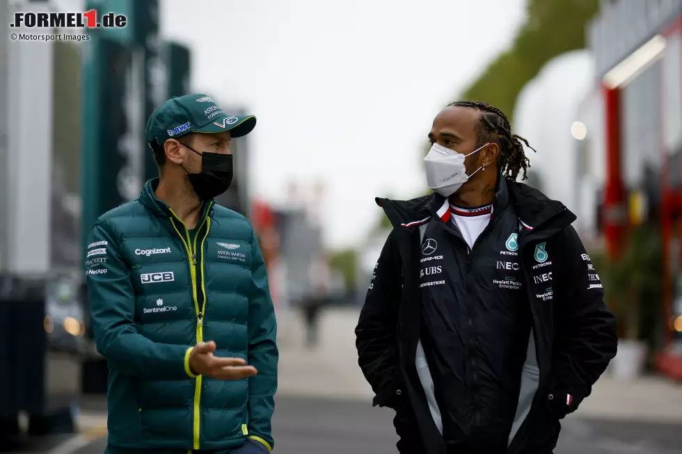 Foto zur News: Sebastian Vettel (Aston Martin) und Lance Stroll (Aston Martin)