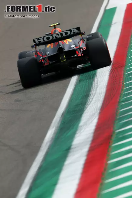 Foto zur News: Sergio Perez (Red Bull)