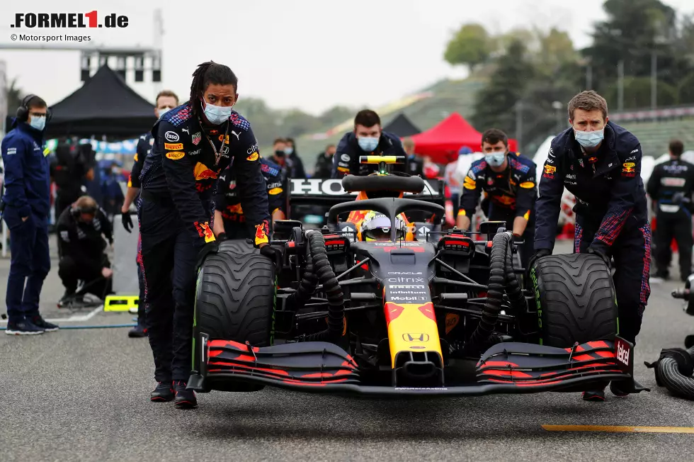 Foto zur News: Sergio Perez (Red Bull)