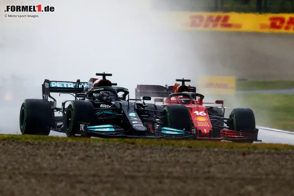 Foto zur News: Lewis Hamilton (Mercedes) und Charles Leclerc (Ferrari)