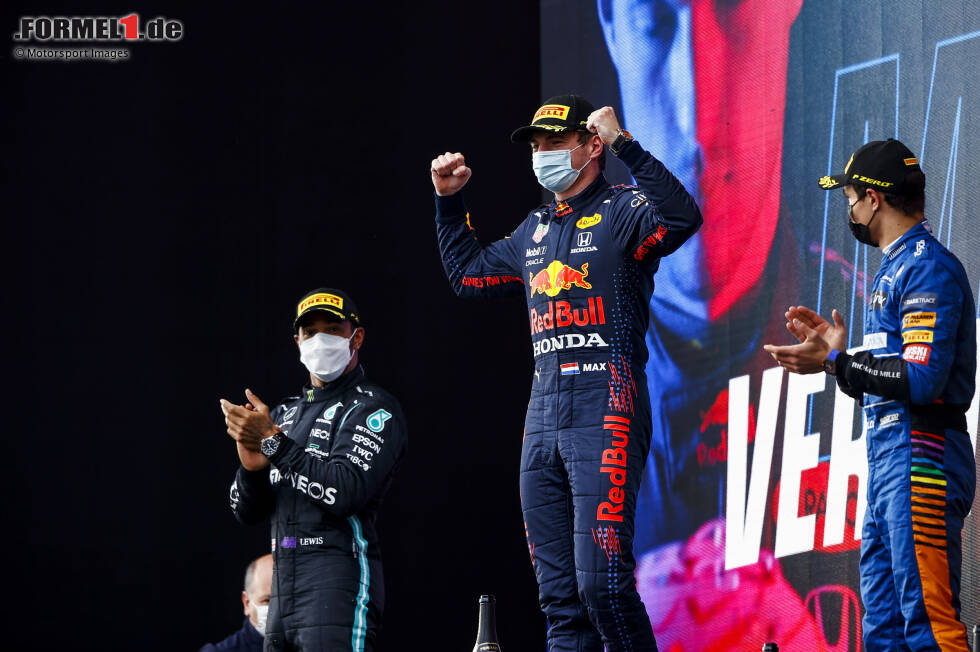 Foto zur News: Lewis Hamilton (Mercedes), Max Verstappen (Red Bull) und Lando Norris (McLaren)