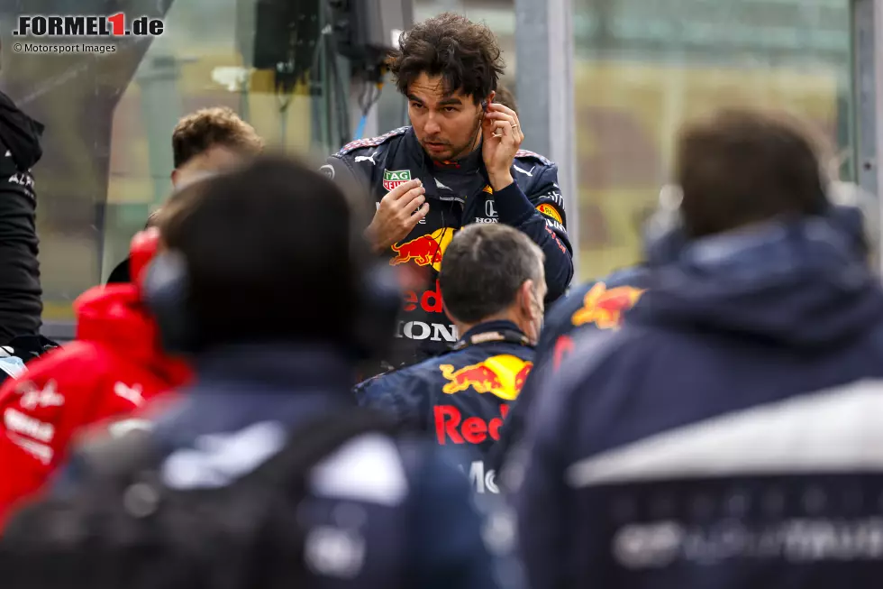 Foto zur News: Sergio Perez (Red Bull)