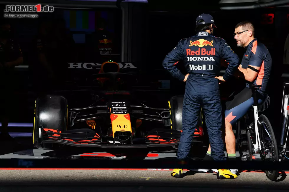 Foto zur News: Sergio Perez (Red Bull)