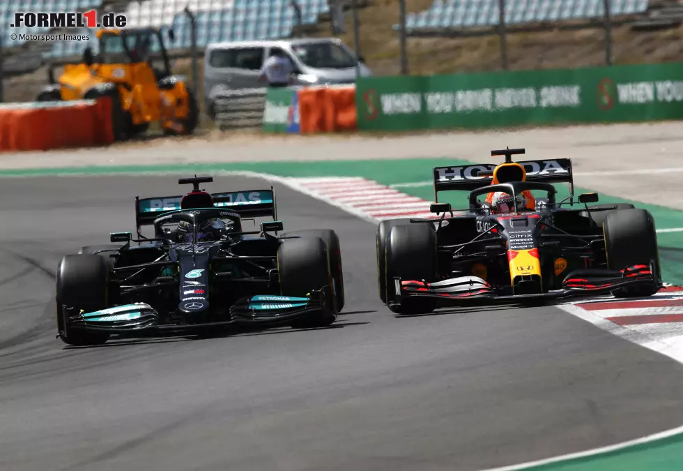 Foto zur News: Lewis Hamilton (Mercedes) und Max Verstappen (Red Bull)