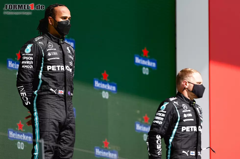 Foto zur News: Lewis Hamilton (Mercedes) und Valtteri Bottas (Mercedes)